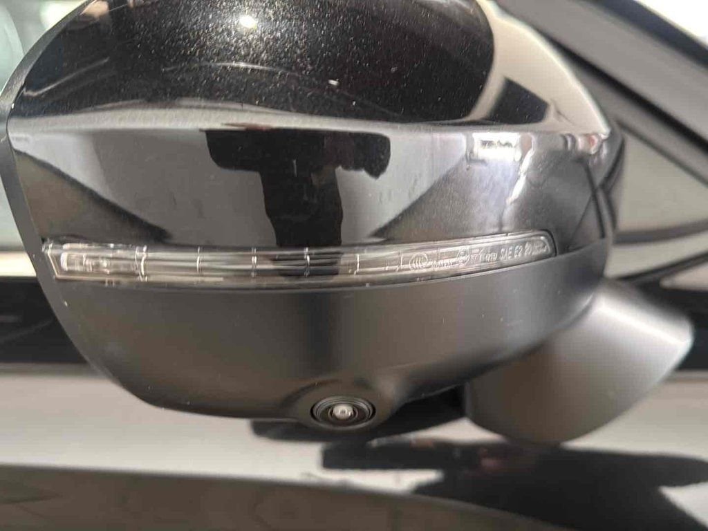 Used 2024 Black Mitsubishi SE Black Edition image 12