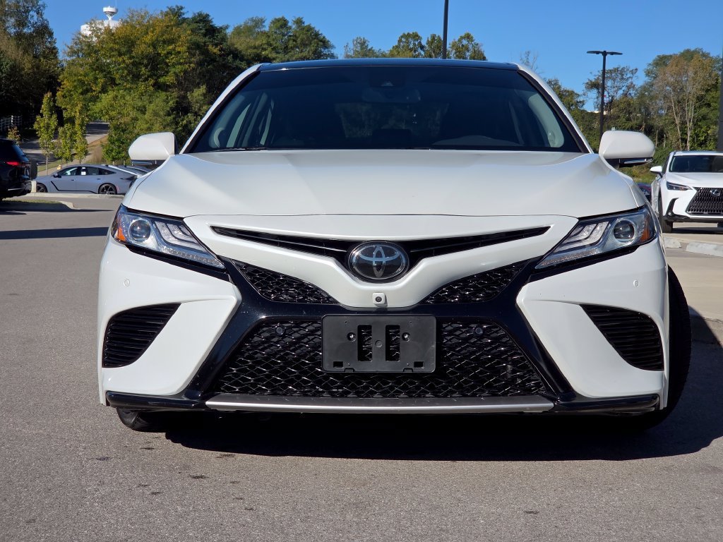 Used 2020 Wind Chill Pearl Toyota XSE V6 image 3
