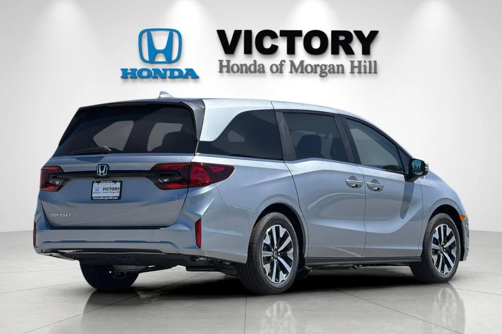 New 2026 Solar Silver Metallic Honda EX-L image 4