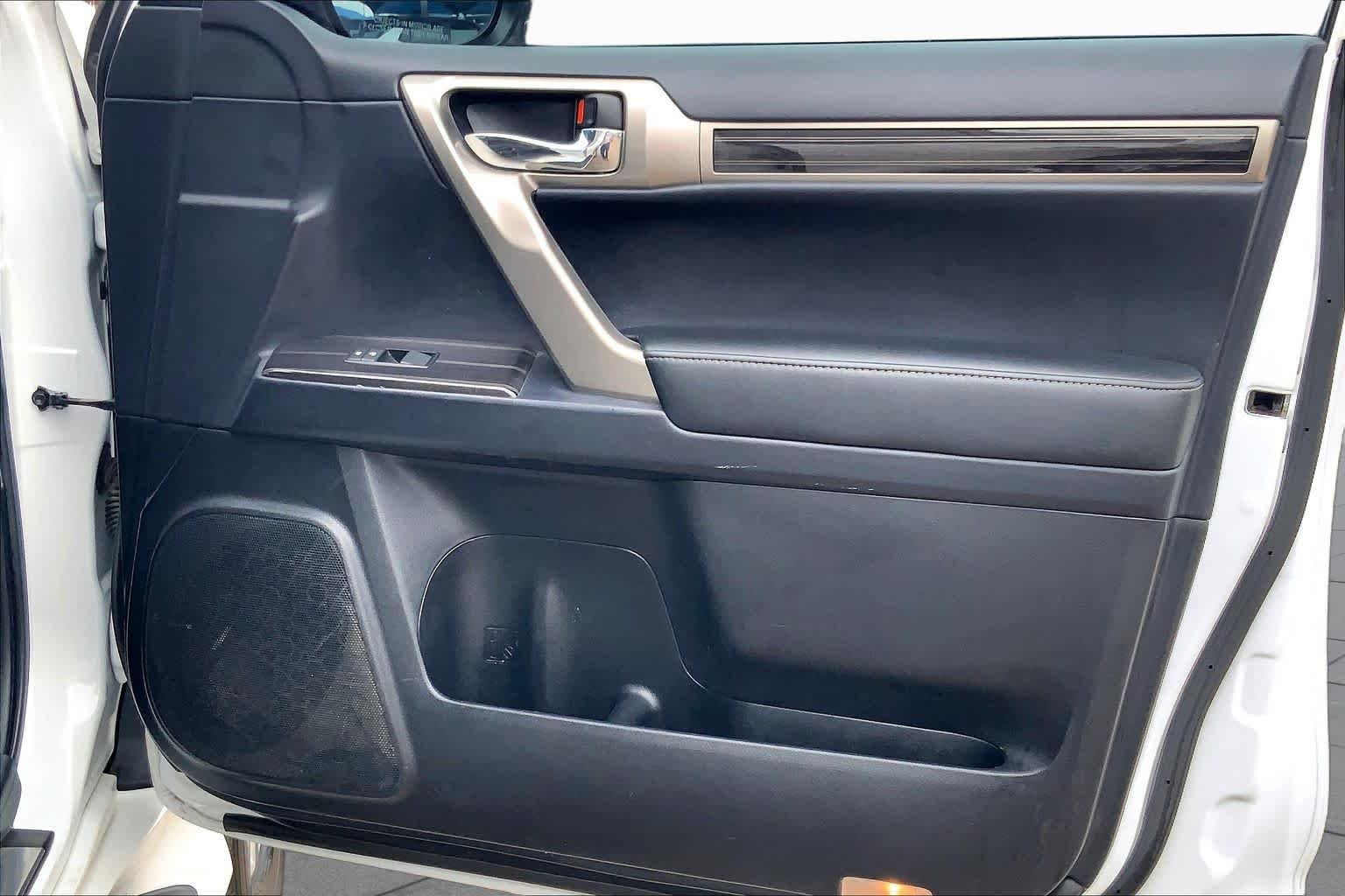 Used 2021 Starfire Pearl Lexus Premium image 22
