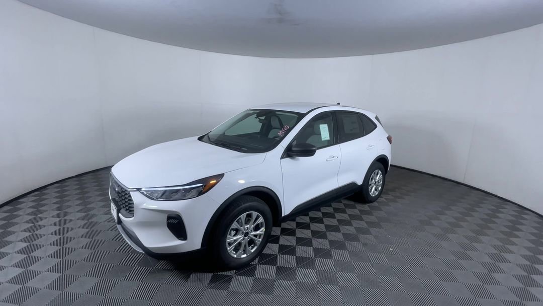 New 2026 Oxford White Ford Active image 4