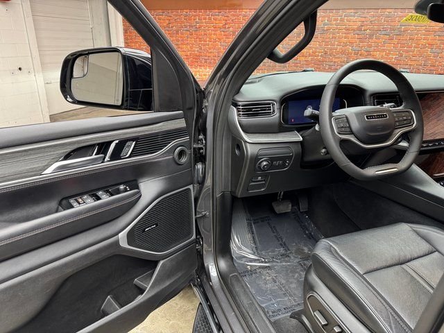 2024 Jeep Wagoneer Series II - Photo 9