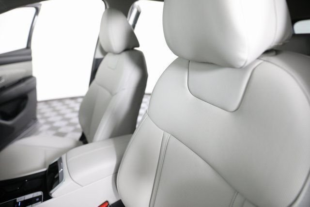 Used 2026 Gray Hyundai SEL Premium image 18