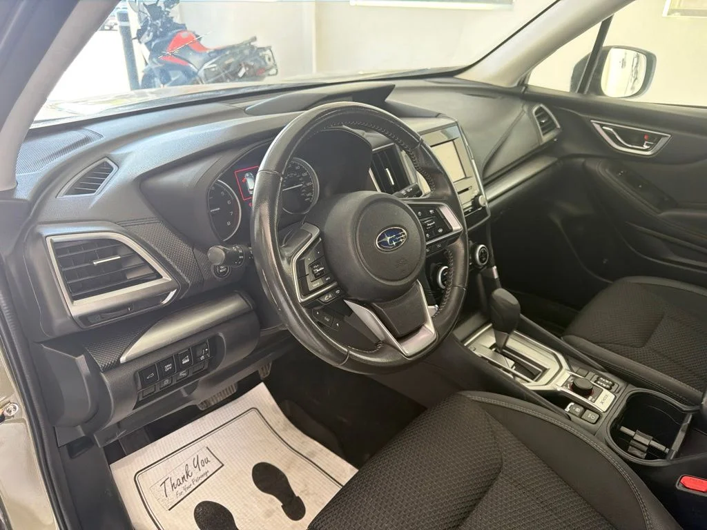 Used 2022 Green Metallic Subaru Premium image 12