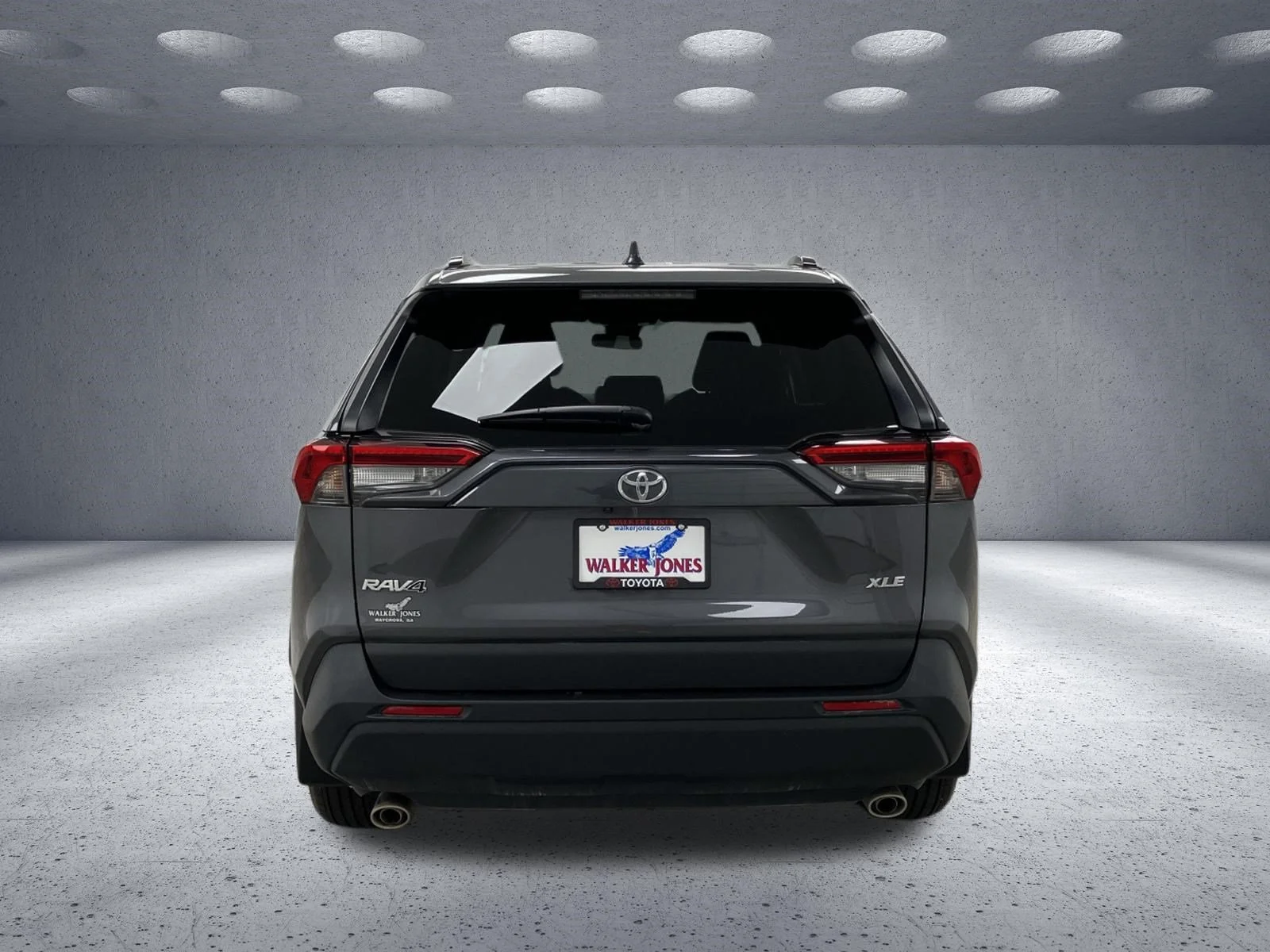 Used 2024 Magnetic Gray Metallic Toyota XLE image 4