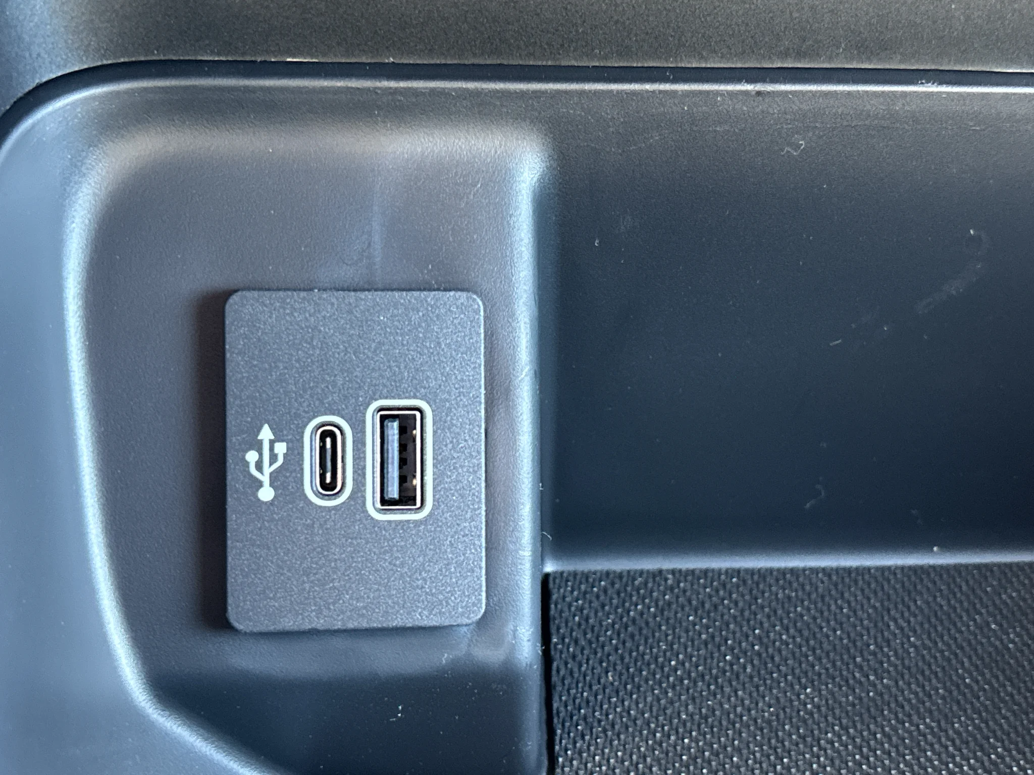 New 2026 Carbonized Gray Metallic Ford XLT image 24