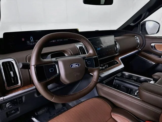 New 2027 Star White Metallic Tri-Coat Ford King Ranch image 9