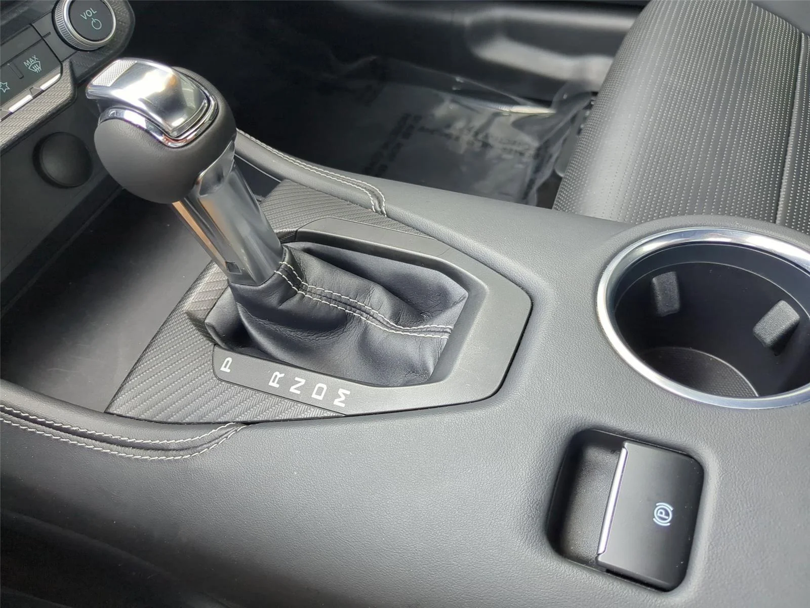 Used 2025 Shadow Black Ford GT Premium image 23