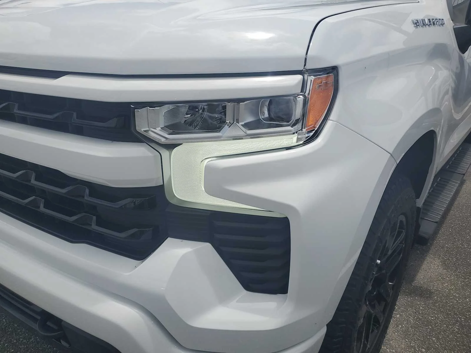 Used 2025 Summit White Chevrolet RST image 16