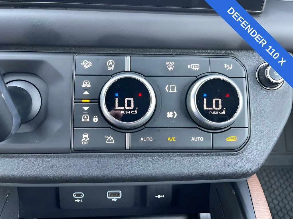 Used 2024  Land Rover X image 54