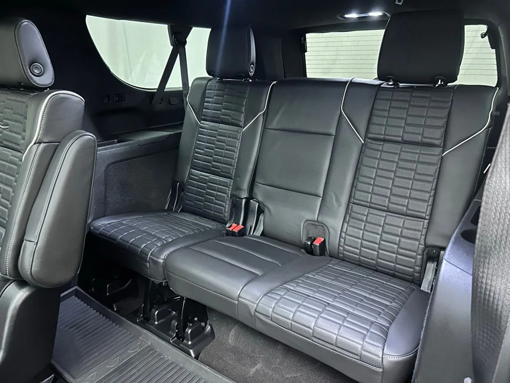 Used 2023 White Cadillac Premium Luxury Platinum image 16
