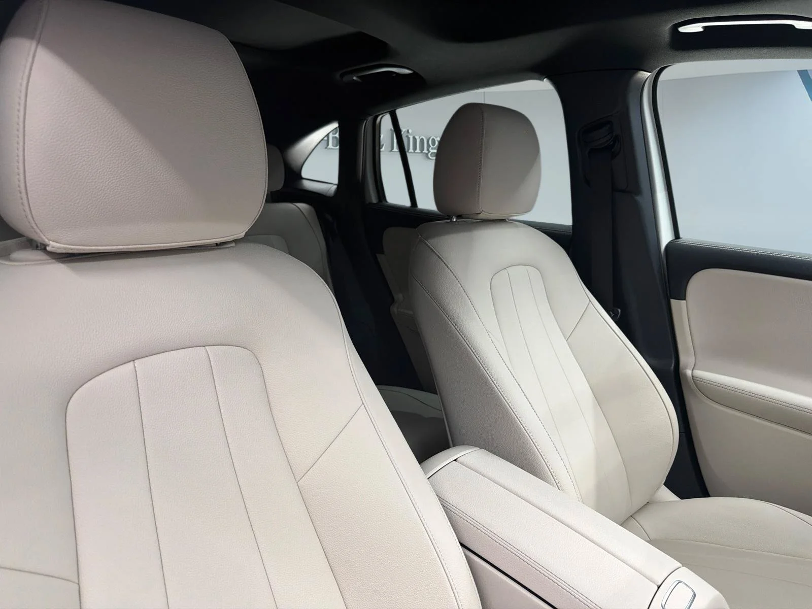 Used 2026 White Mercedes-Benz GLA 250 image 3