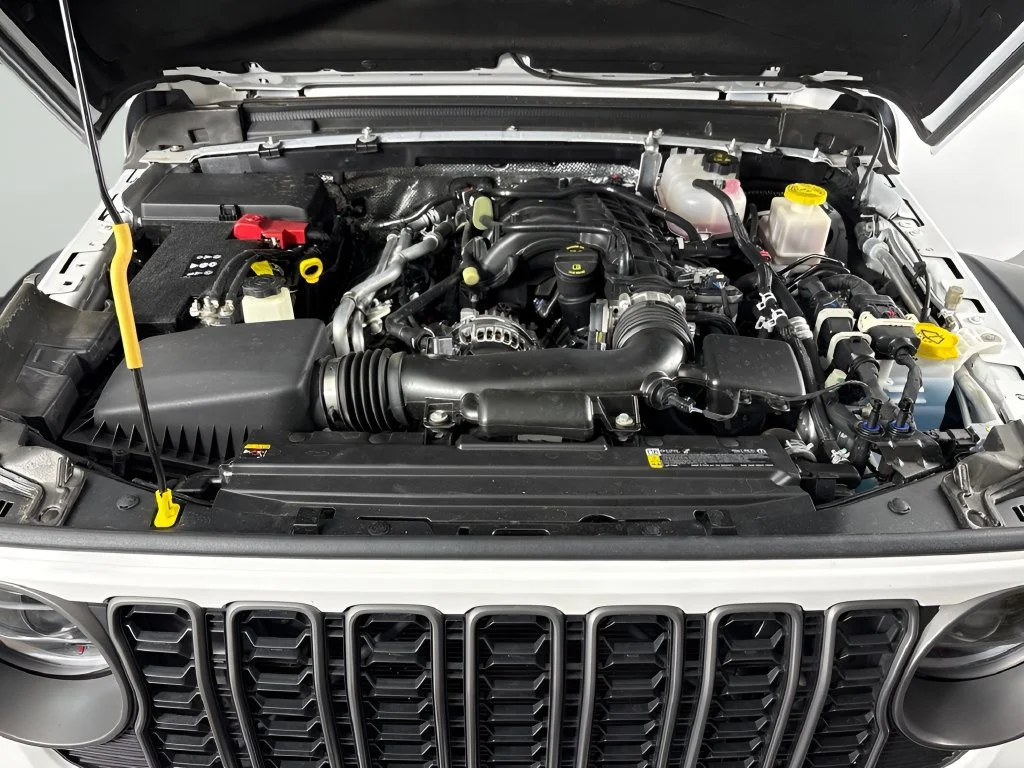 Used 2025 White Jeep Mojave 4x4 image 46