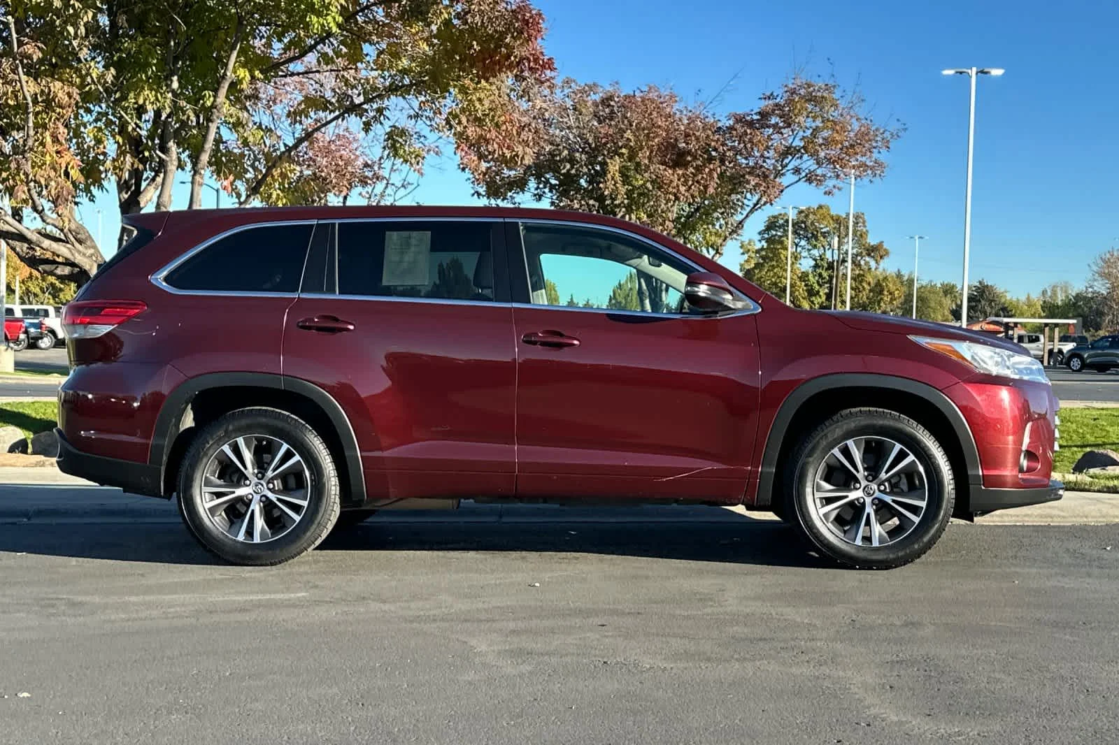 Used 2017 Ooh La La Rouge Mica Toyota LE image 8