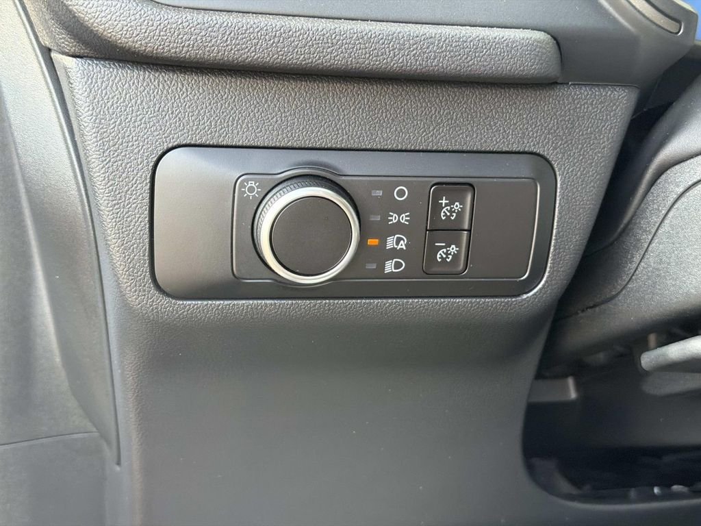 Used 2025 Silver Ford Active image 31