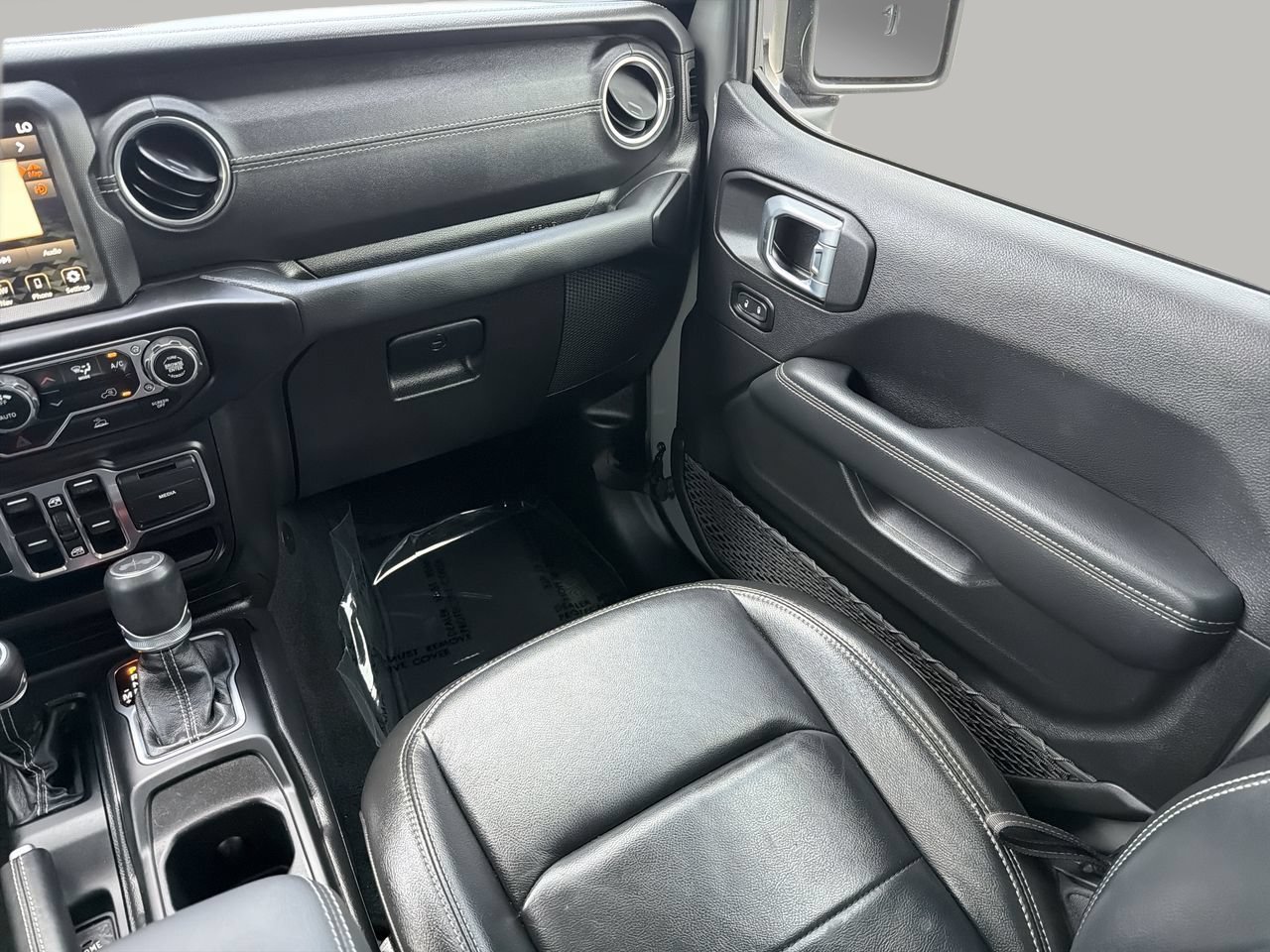 Used 2022 Sting-Gray Clearcoat Jeep Unlimited Sahara image 15