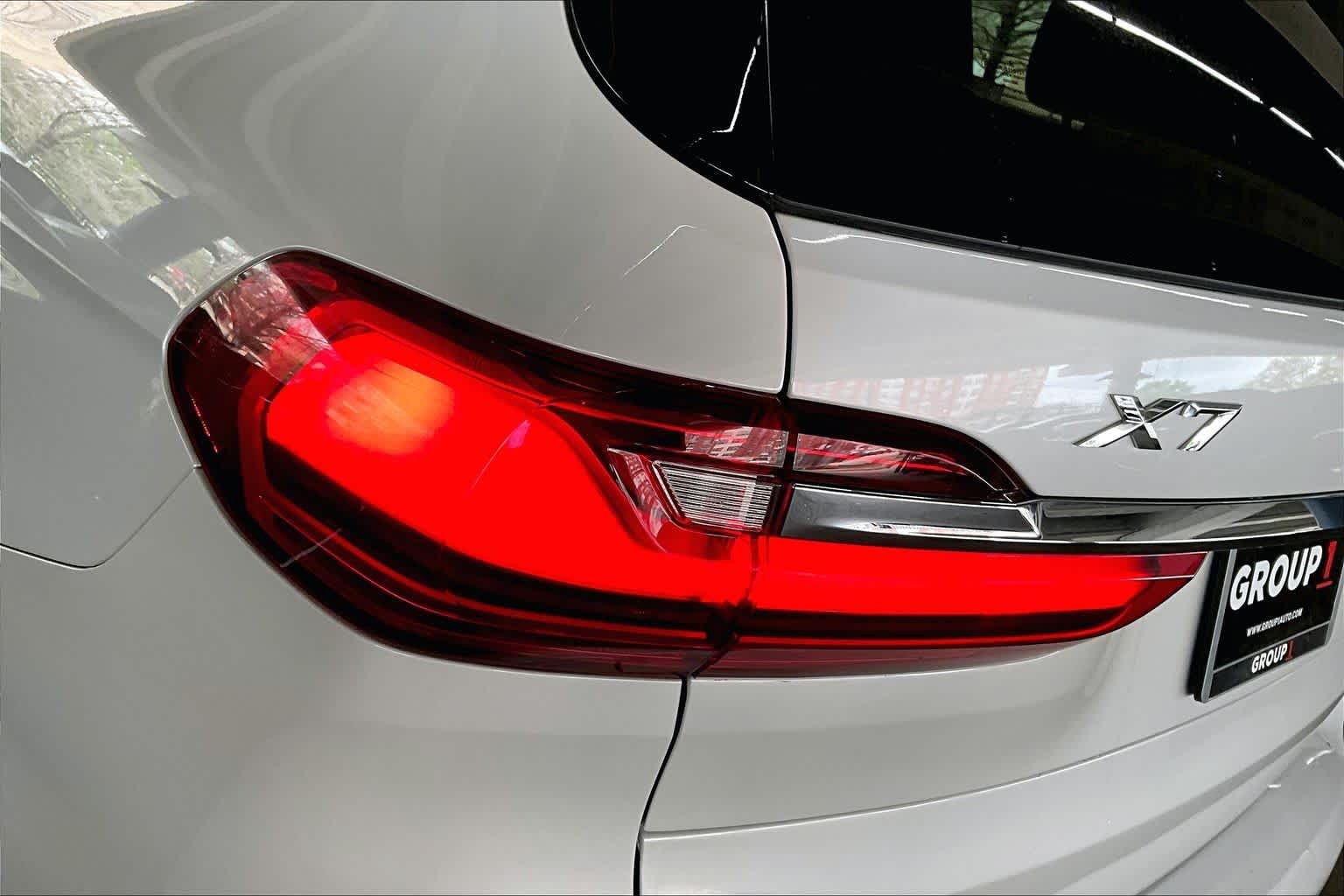 Used 2019 Mineral White Metallic BMW xDrive50i image 28