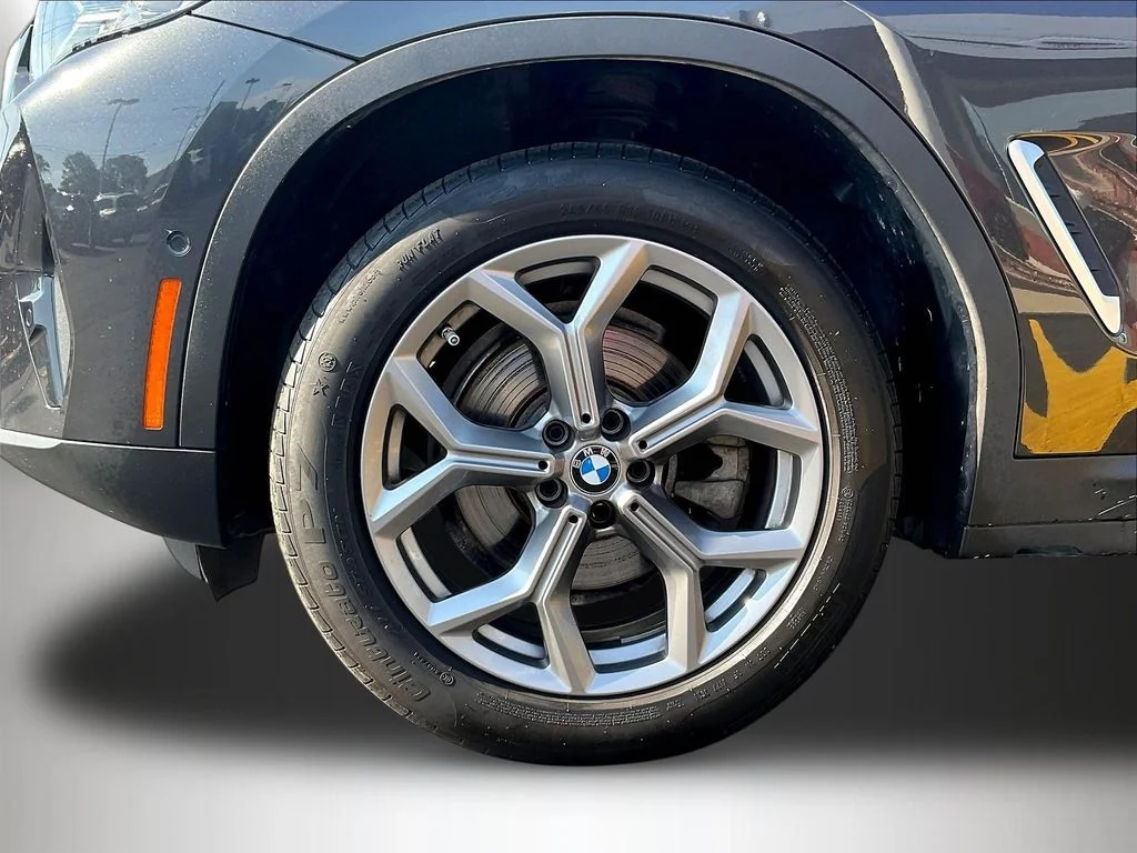 Used 2022  BMW xDrive30i image 33