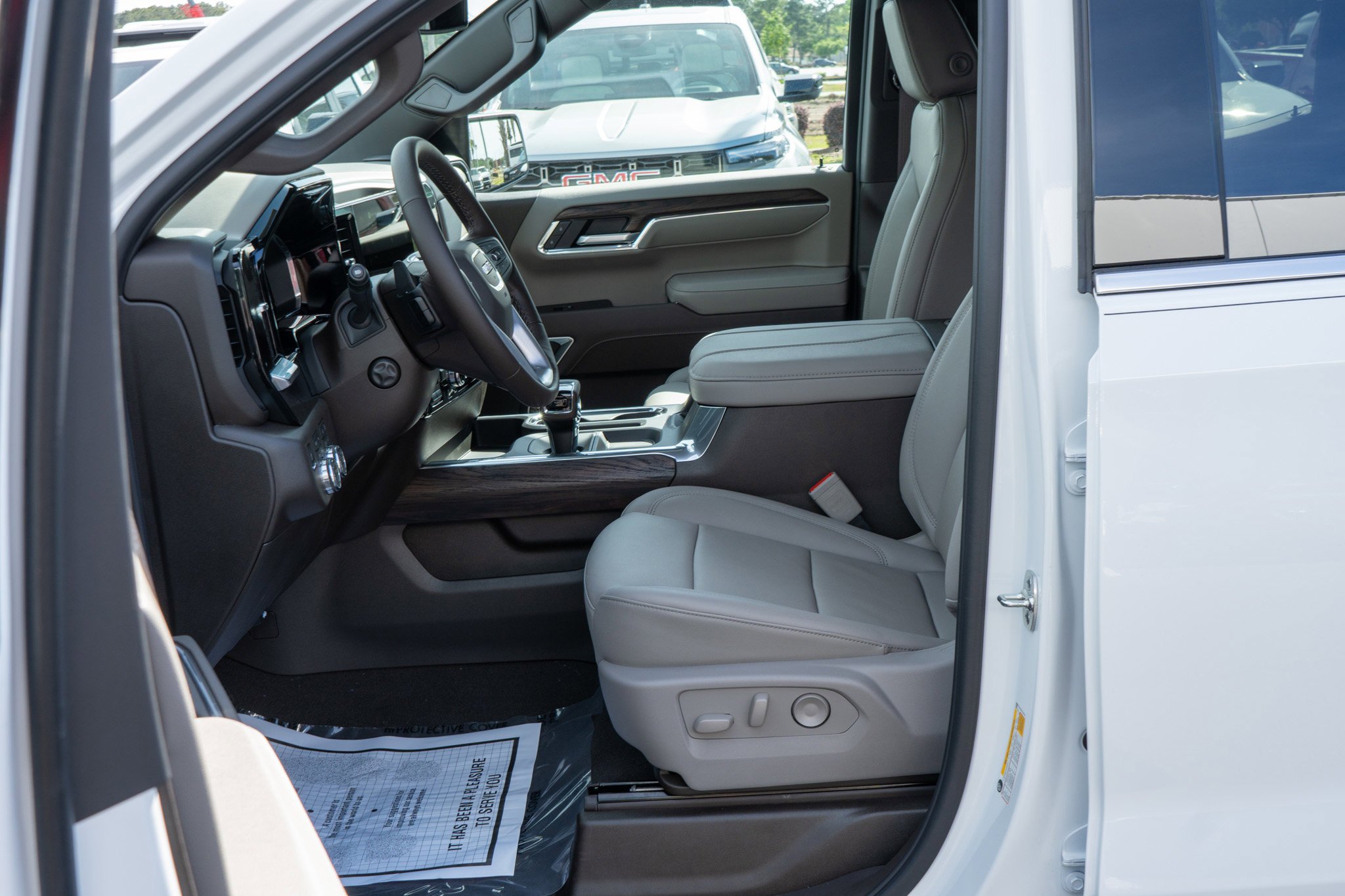 2026 GMC Sierra 1500 SLT - Photo 27