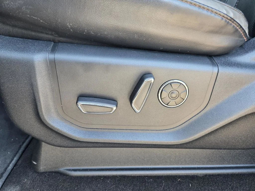 Used 2019 Magnetic Ford Platinum image 26