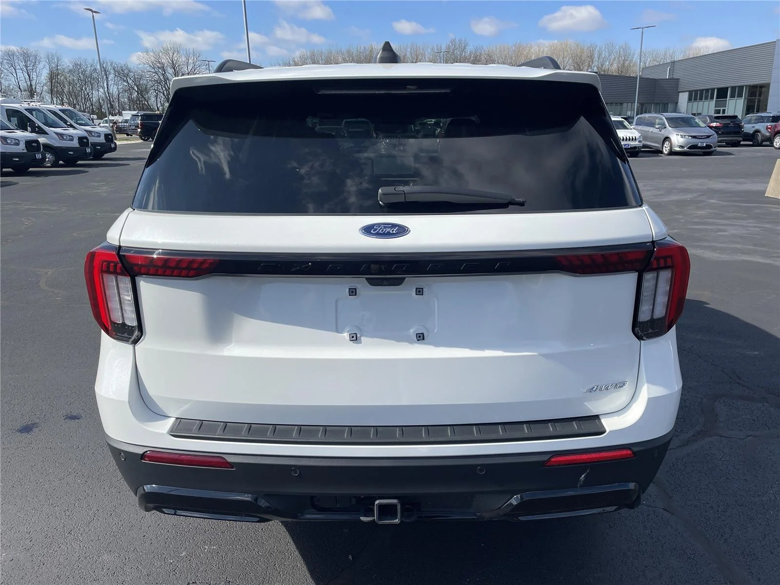 Used 2025 Star White Metallic Tri-Coat Ford ST-Line image 4