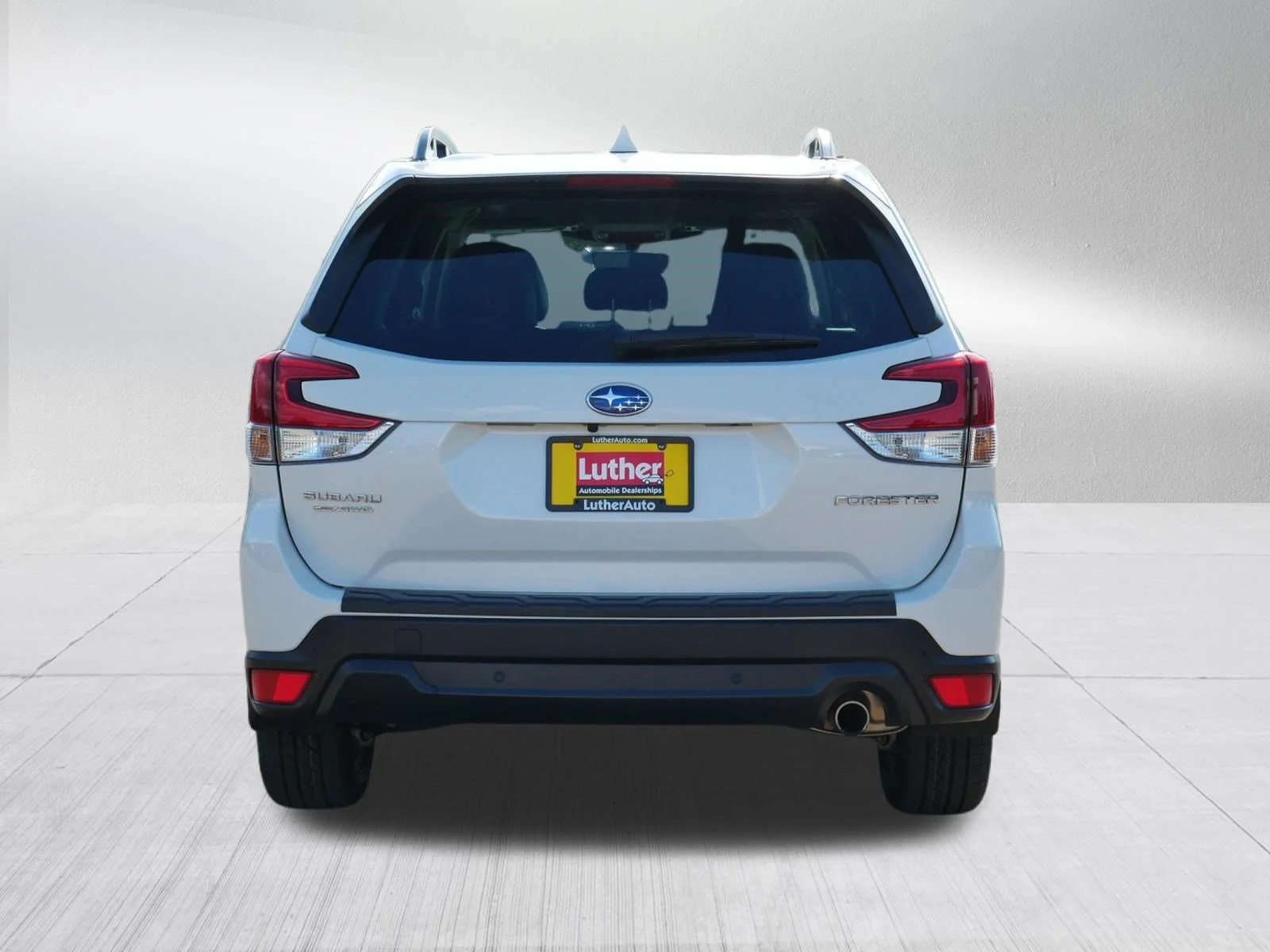 Used 2023 Crystal White Pearl Subaru Limited image 6