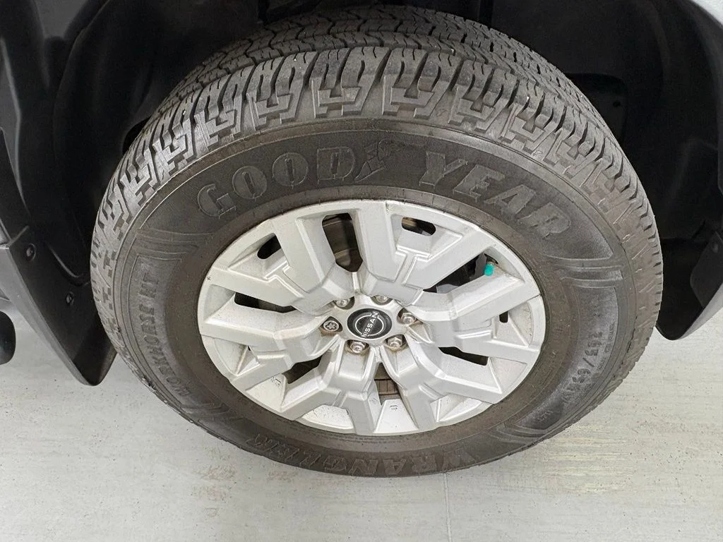 Used 2022 Gray Nissan SV image 10