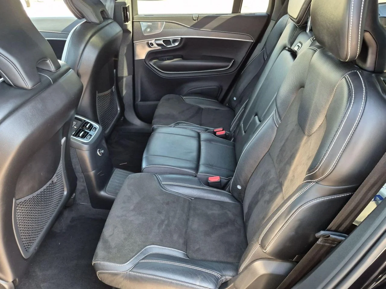 Used 2019 Onyx Black Volvo T8 R-Design image 24