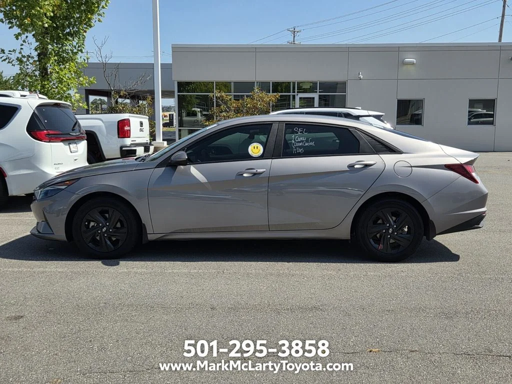 Used 2023 Silver Hyundai SEL image 2