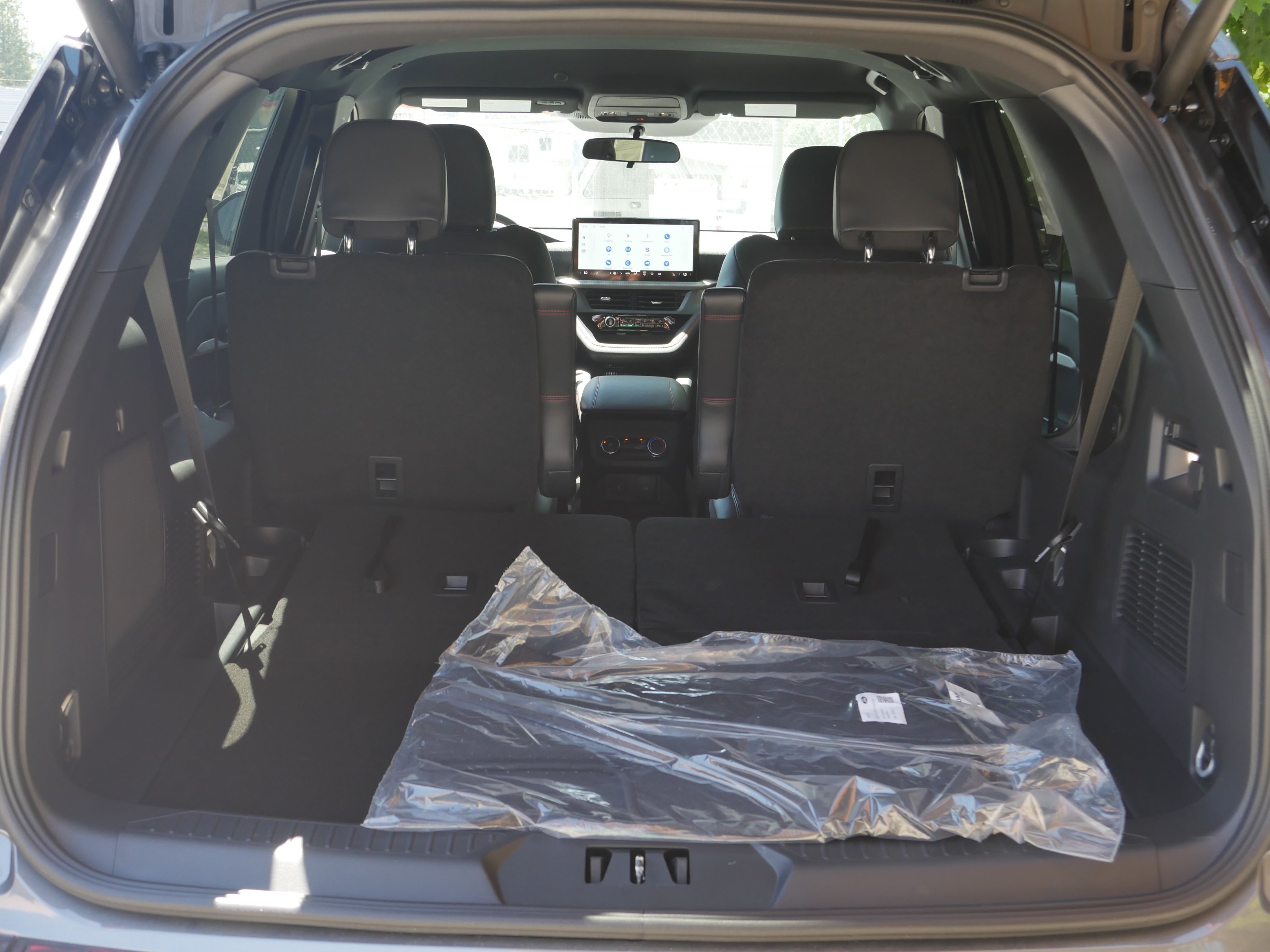 New 2026 Carbonized Gray Metallic Ford ST-Line image 26