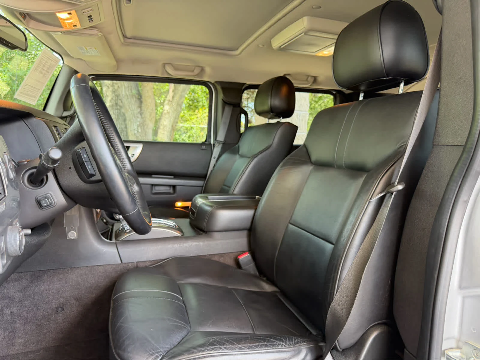 Used 2009 Silver Ice Metallic HUMMER SUV Luxury image 11