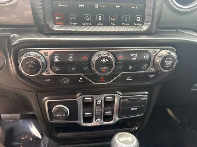 Used 2022 Black Jeep Unlimited Sahara image 22
