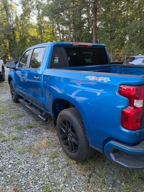 Used 2023 Blue Chevrolet Custom image 12