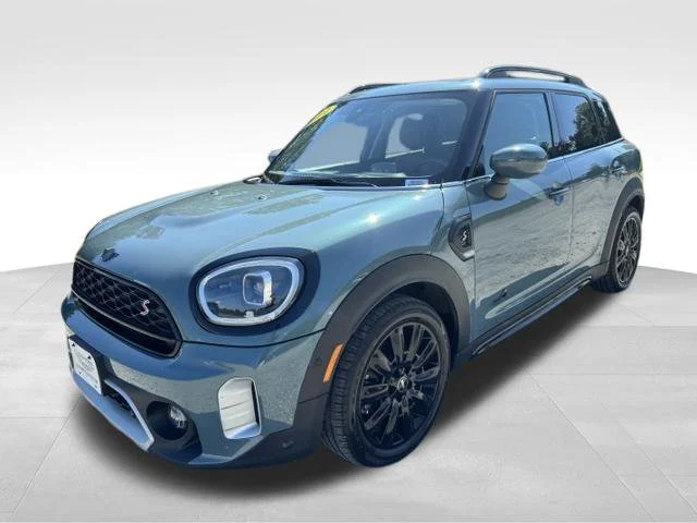 Used 2024 Green MINI Iconic image 3