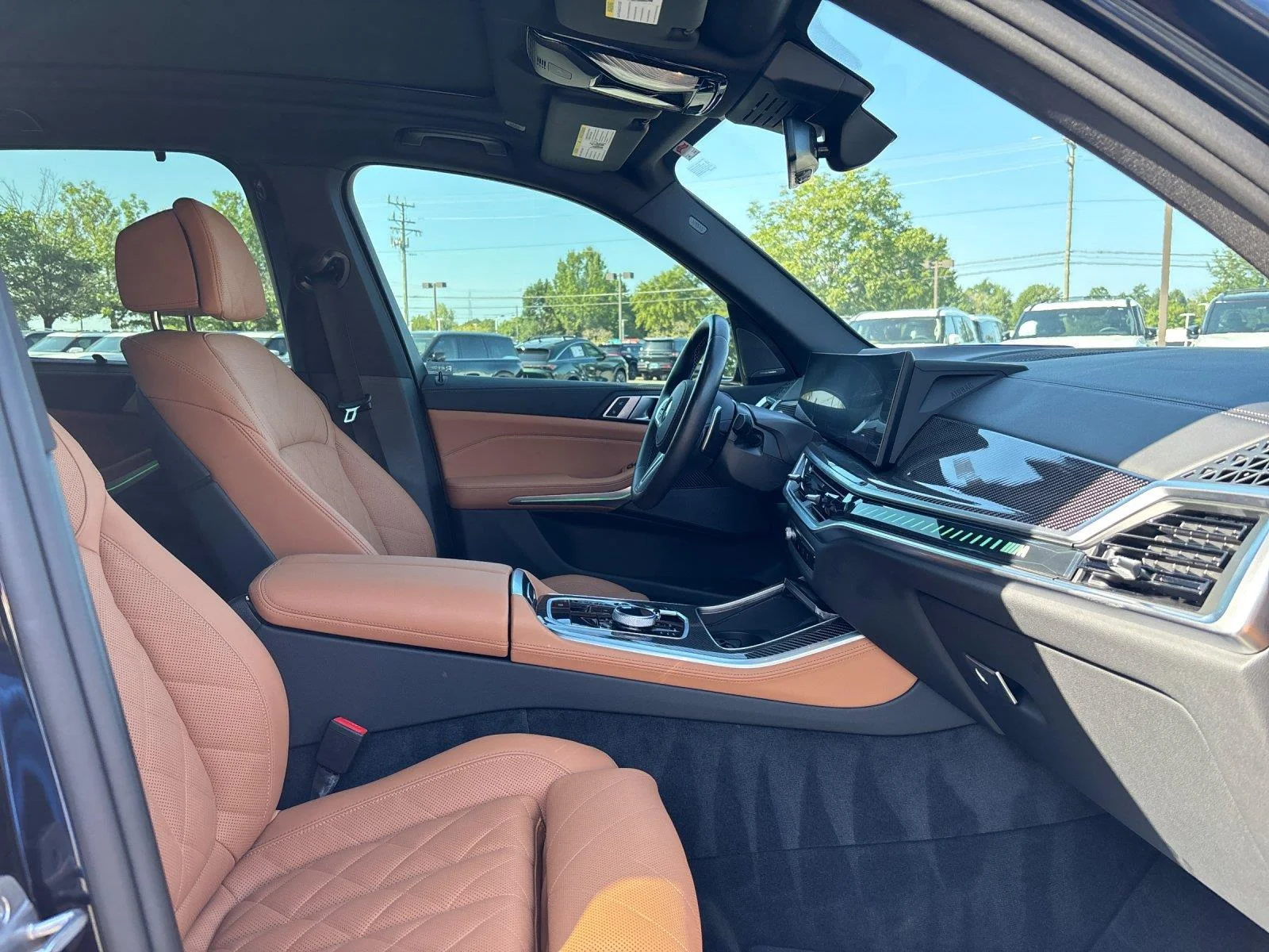 Used 2025 Black Sapphire Metallic BMW M60i image 40