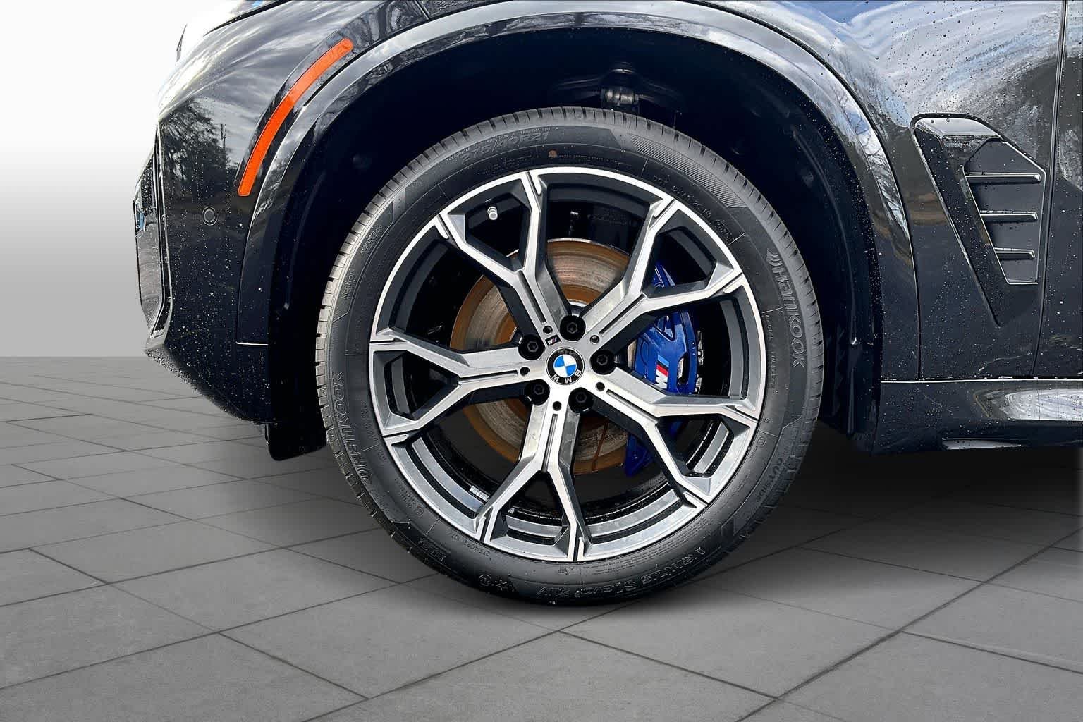 New 2026 Black Sapphire Metallic BMW sDrive40i image 11
