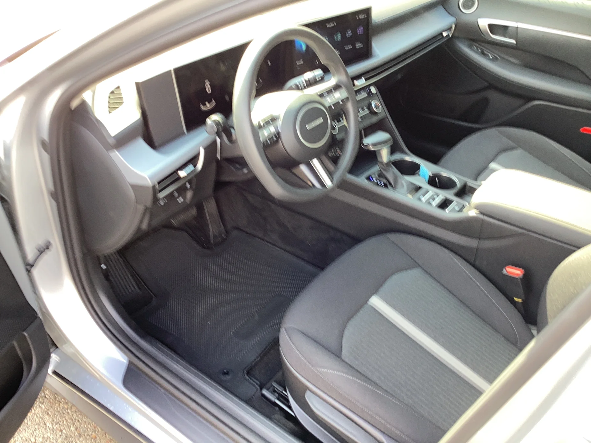 Certified Used 2026 Aero Silver Metallic Hyundai SE image 11
