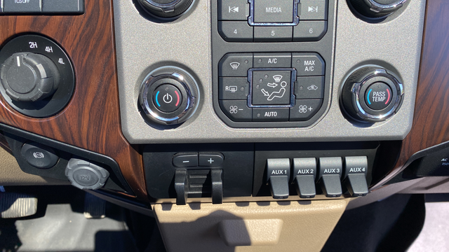 Used 2016 Caribou Metallic Ford Lariat image 18