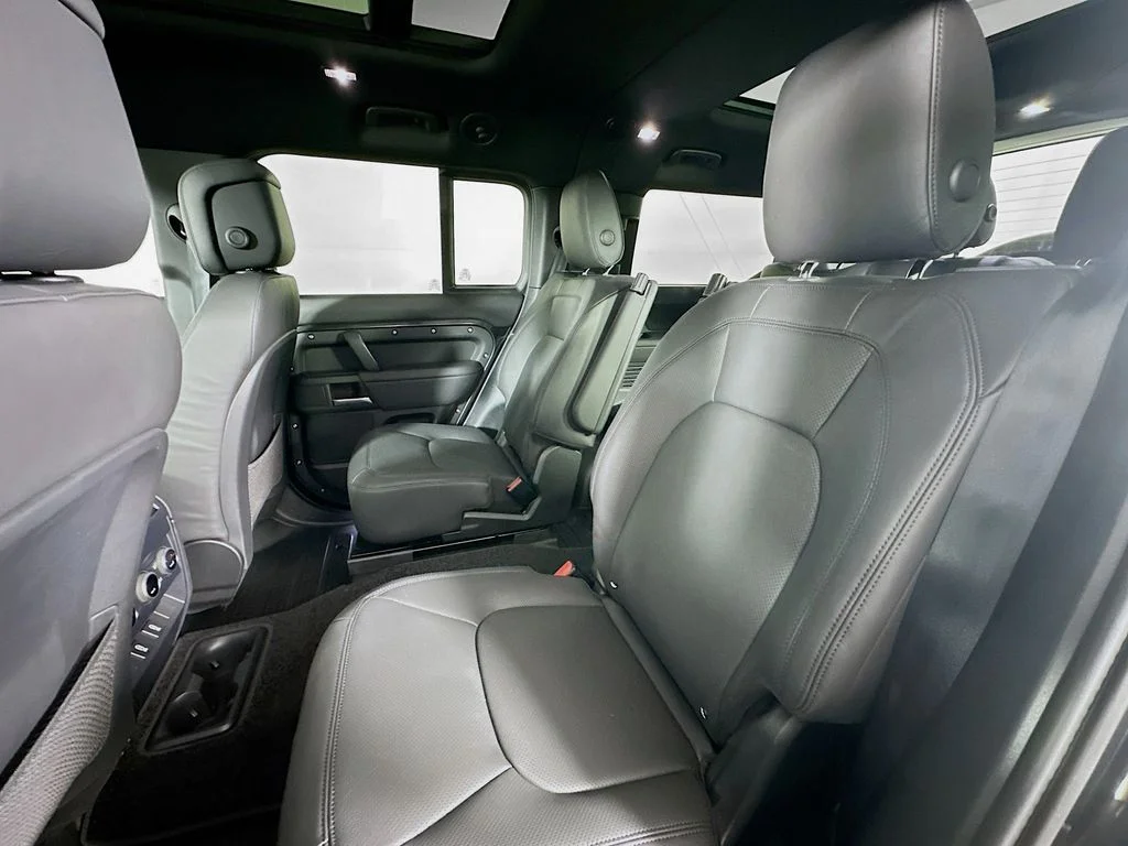 Used 2026 Carpathian Gray Premium Metallic Land Rover X-Dynamic SE image 24