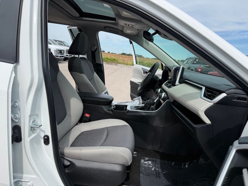 Used 2025 Ice Toyota XLE image 16
