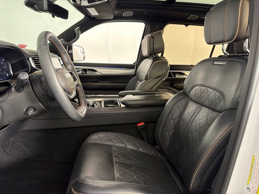 Used 2023 White Jeep Series III image 25
