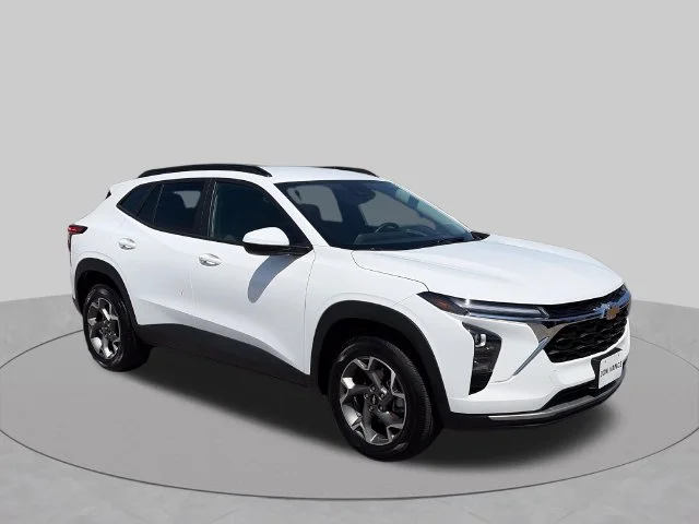 Used 2025 White Chevrolet LT image 7