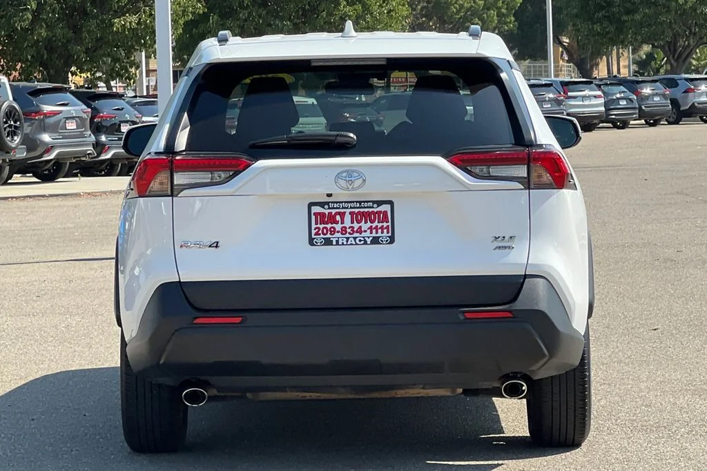 Used 2025 White Toyota XLE image 7