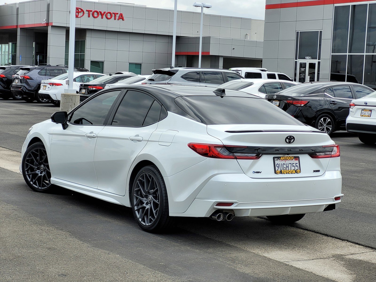 Used 2025  Toyota  image 6