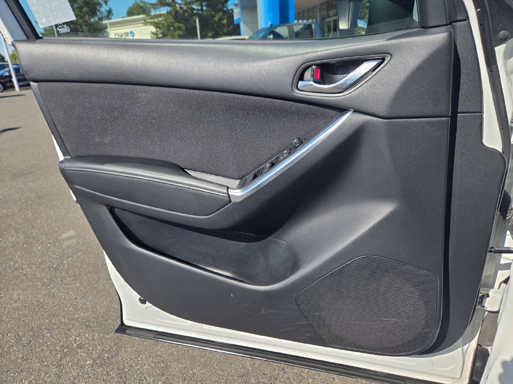 Used 2016 White Mazda Touring image 13