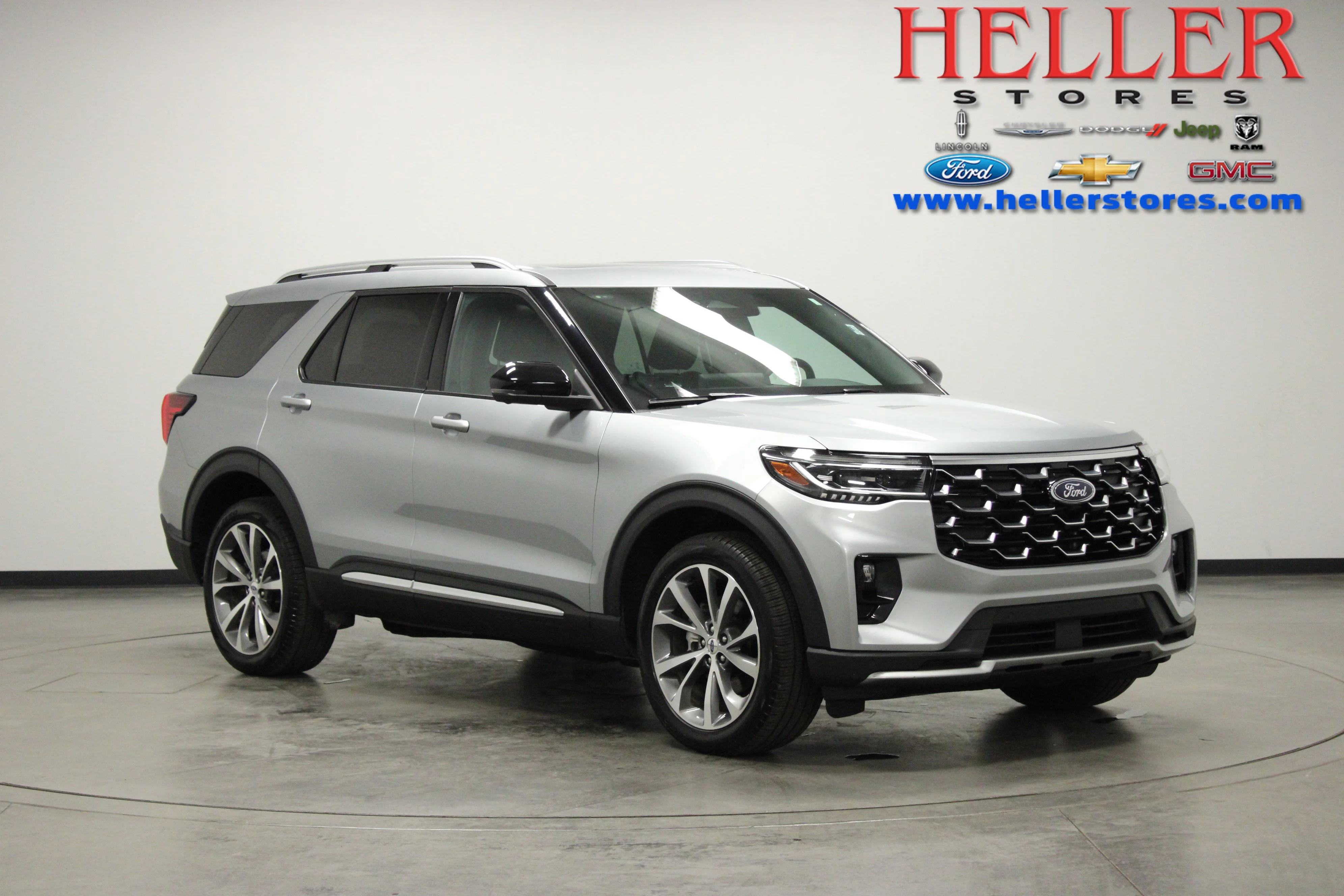 Used 2025 Silver Metallic Ford Platinum image 1