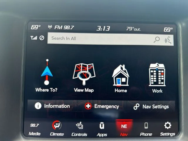 Used 2023 Red Dodge SXT image 19