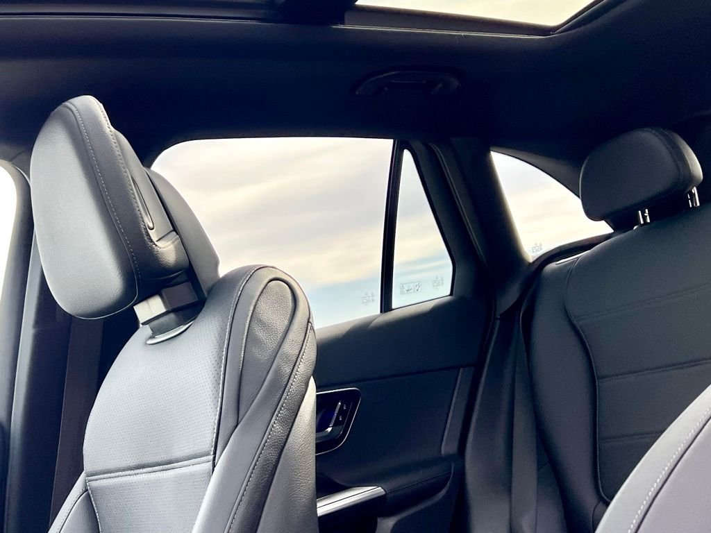 Certified Used 2026  Mercedes-Benz GLC 300 image 20