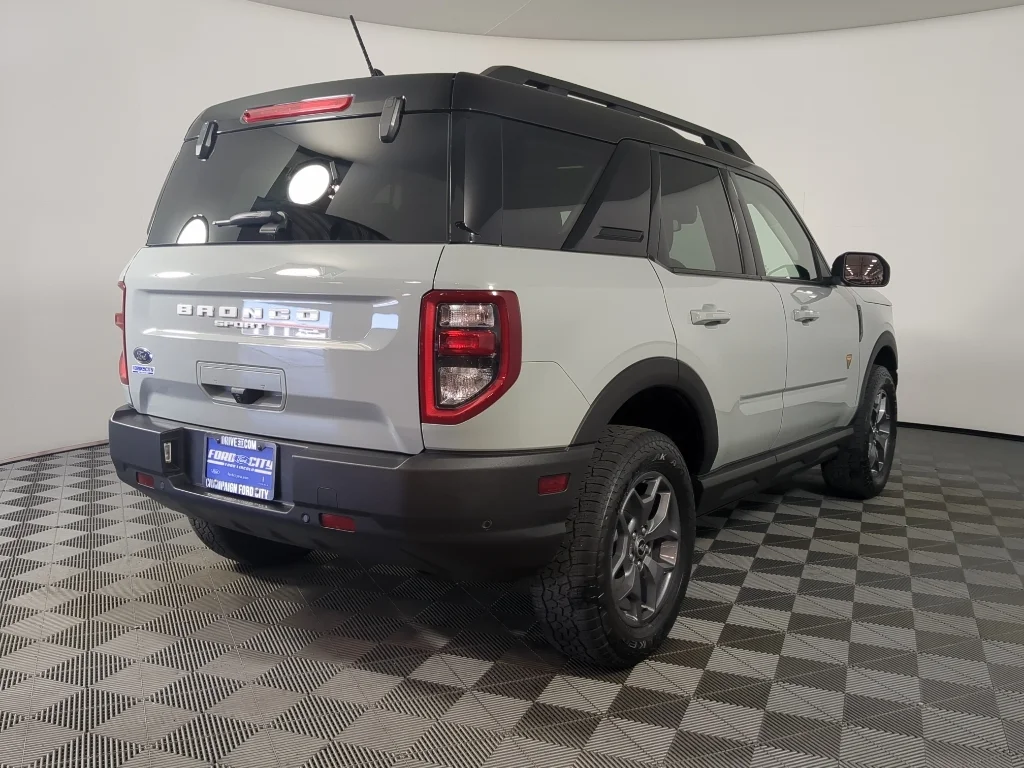 Used 2023 CACTUS GRAY Ford Badlands image 9
