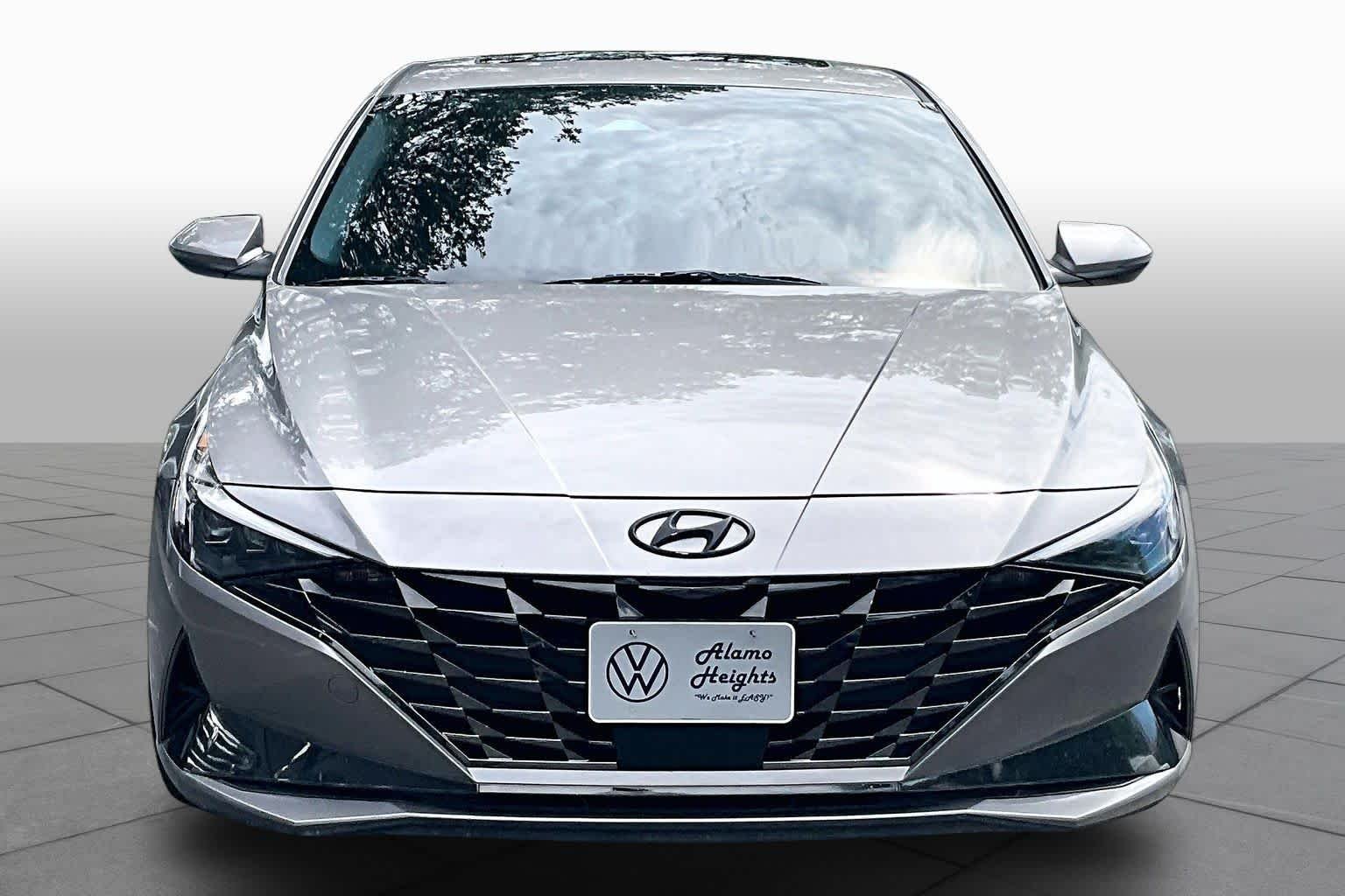 Used 2023 Fluid Metal Hyundai Limited image 4